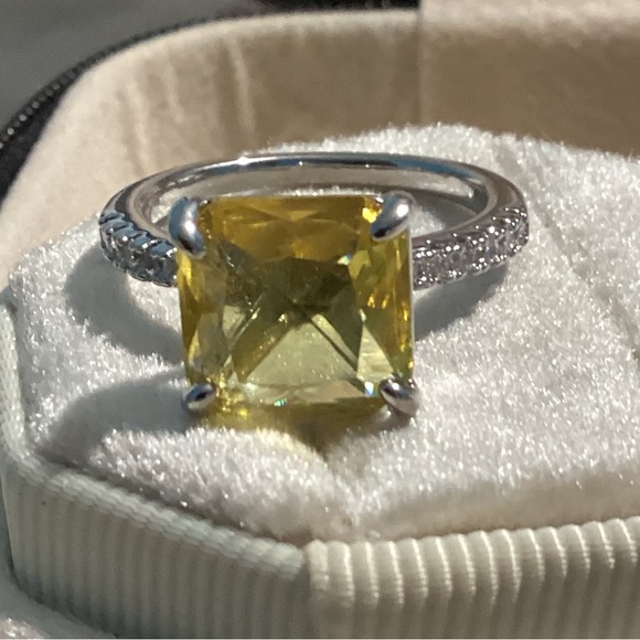 💛Gorgeous Canary yellowCZ Diamond Solitaire diamondring